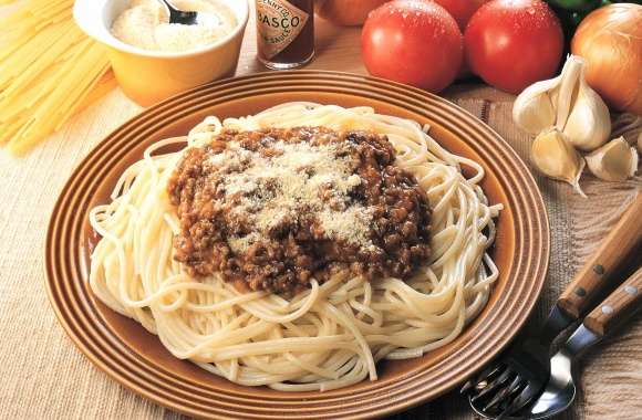 Spaghetti with meat ragout