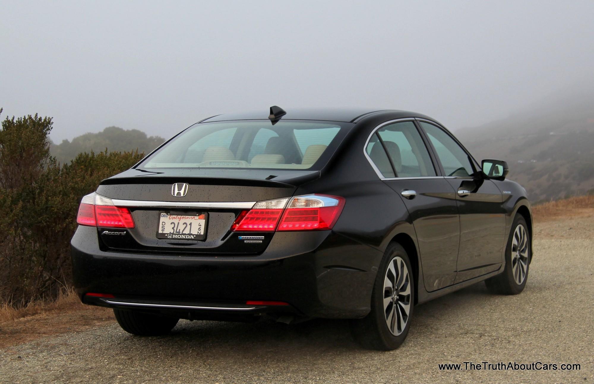 Honda Accord at 640 x 960 iPhone 4 size wallpapers HD quality