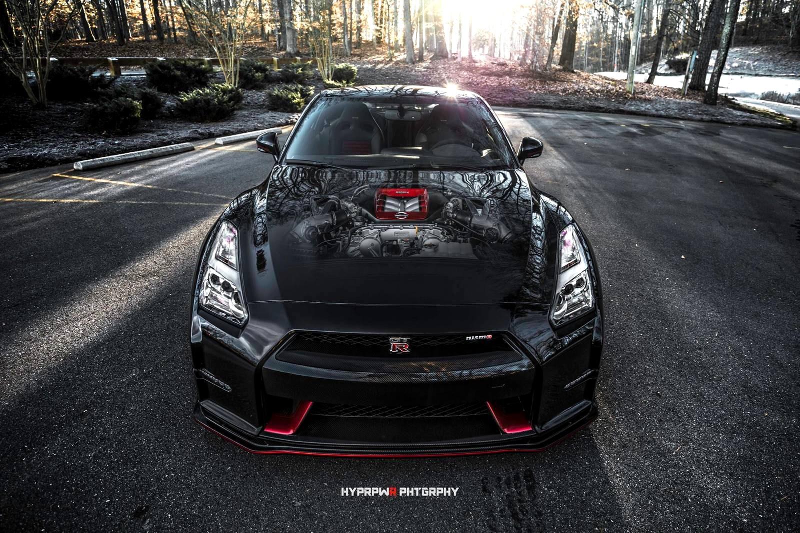 Nissan GTR at 750 x 1334 iPhone 6 size wallpapers HD quality