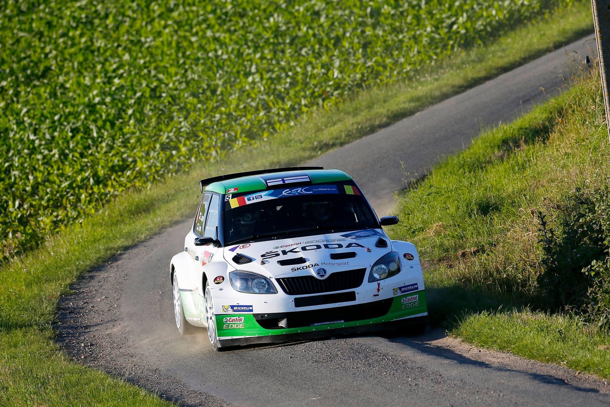 Rallying at 1152 x 864 size wallpapers HD quality