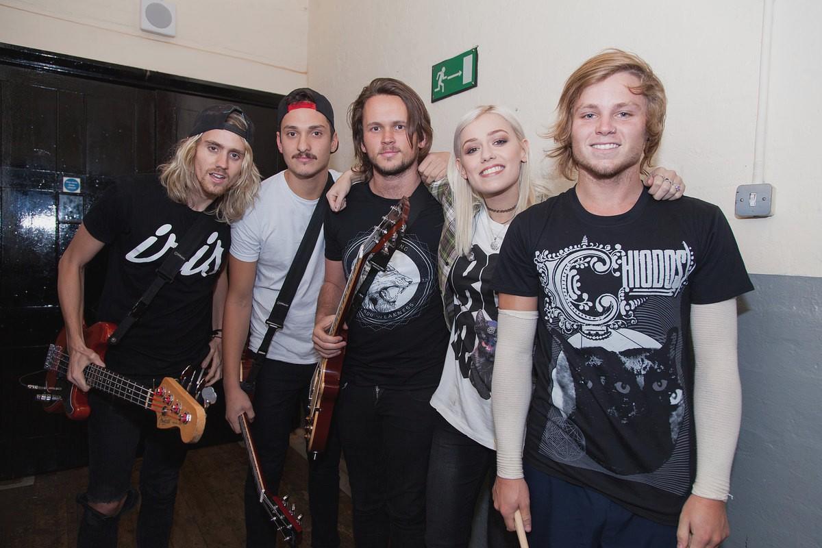 Tonight Alive at 1280 x 960 size wallpapers HD quality