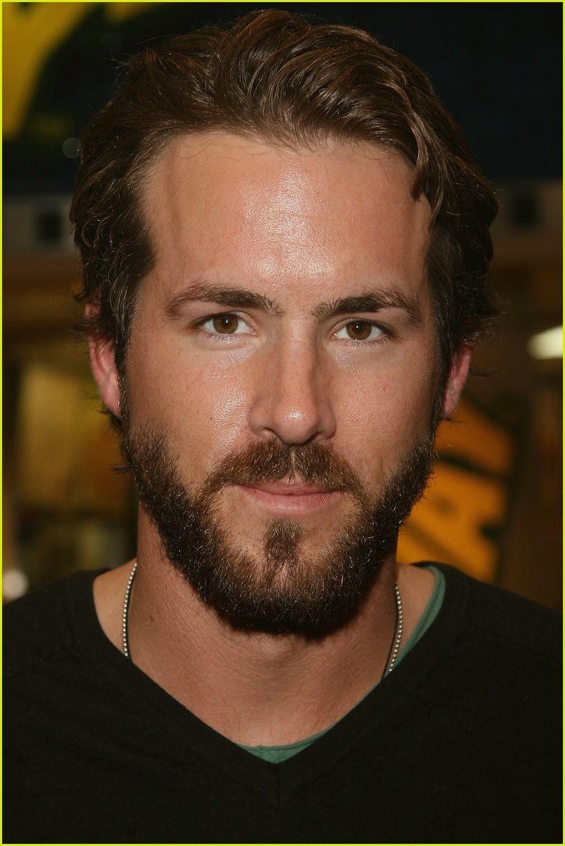 Ryan Reynolds wallpapers for iphone.