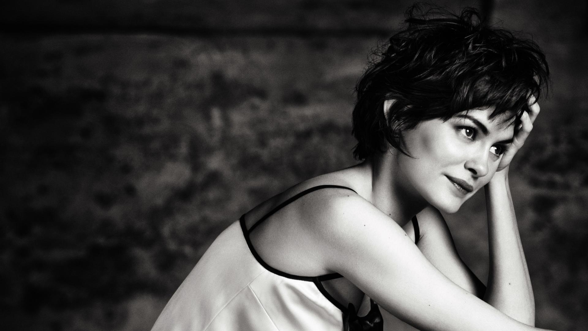 Audrey Tautou at 640 x 1136 iPhone 5 size wallpapers HD quality