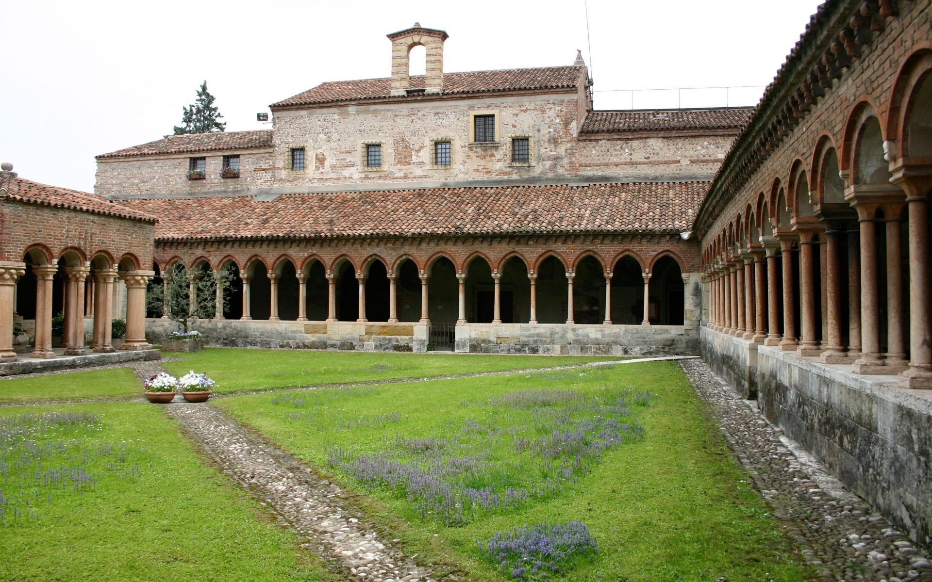 Basilica Of San Zeno, Verona at 1024 x 1024 iPad size wallpapers HD quality