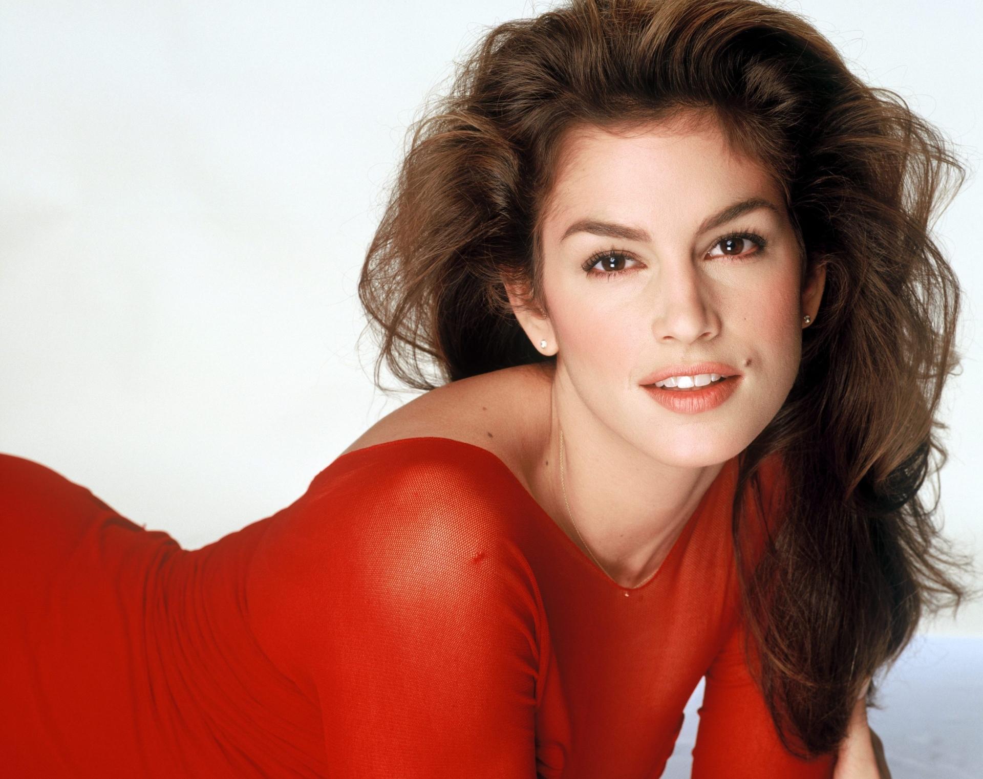 Cindy Crawford at 1334 x 750 iPhone 7 size wallpapers HD quality