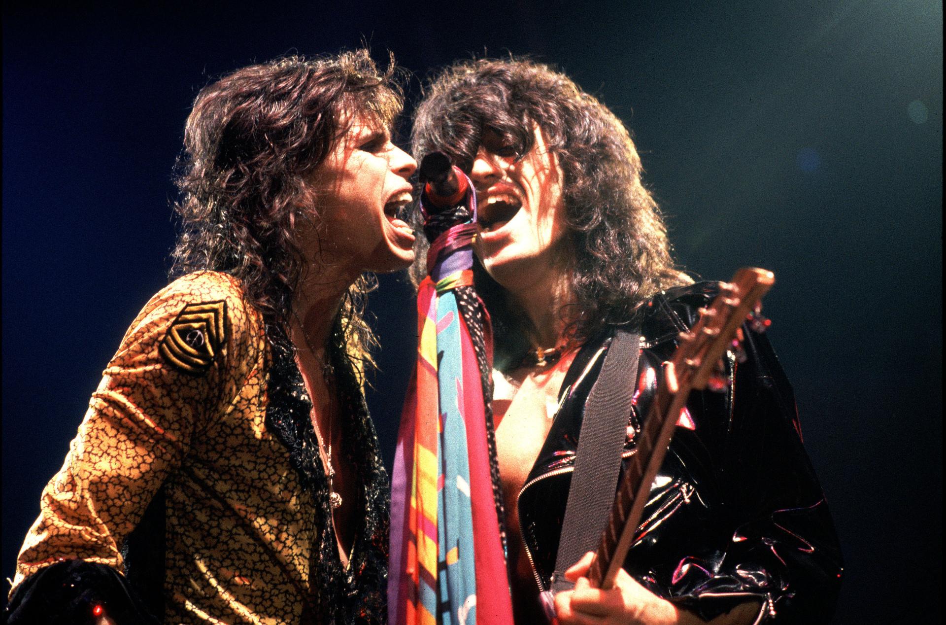 Aerosmith at 1152 x 864 size wallpapers HD quality