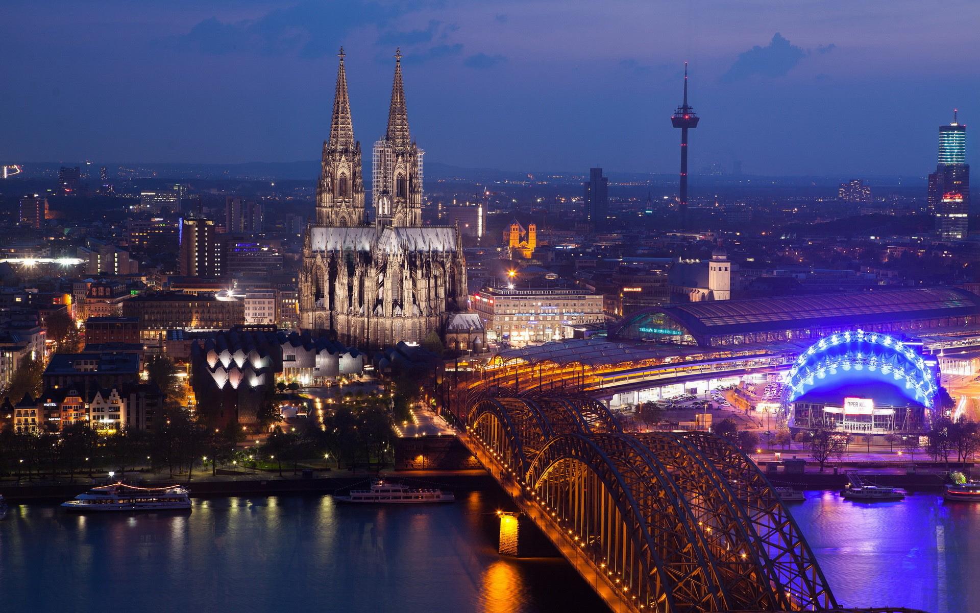 Cologne at 320 x 480 iPhone size wallpapers HD quality