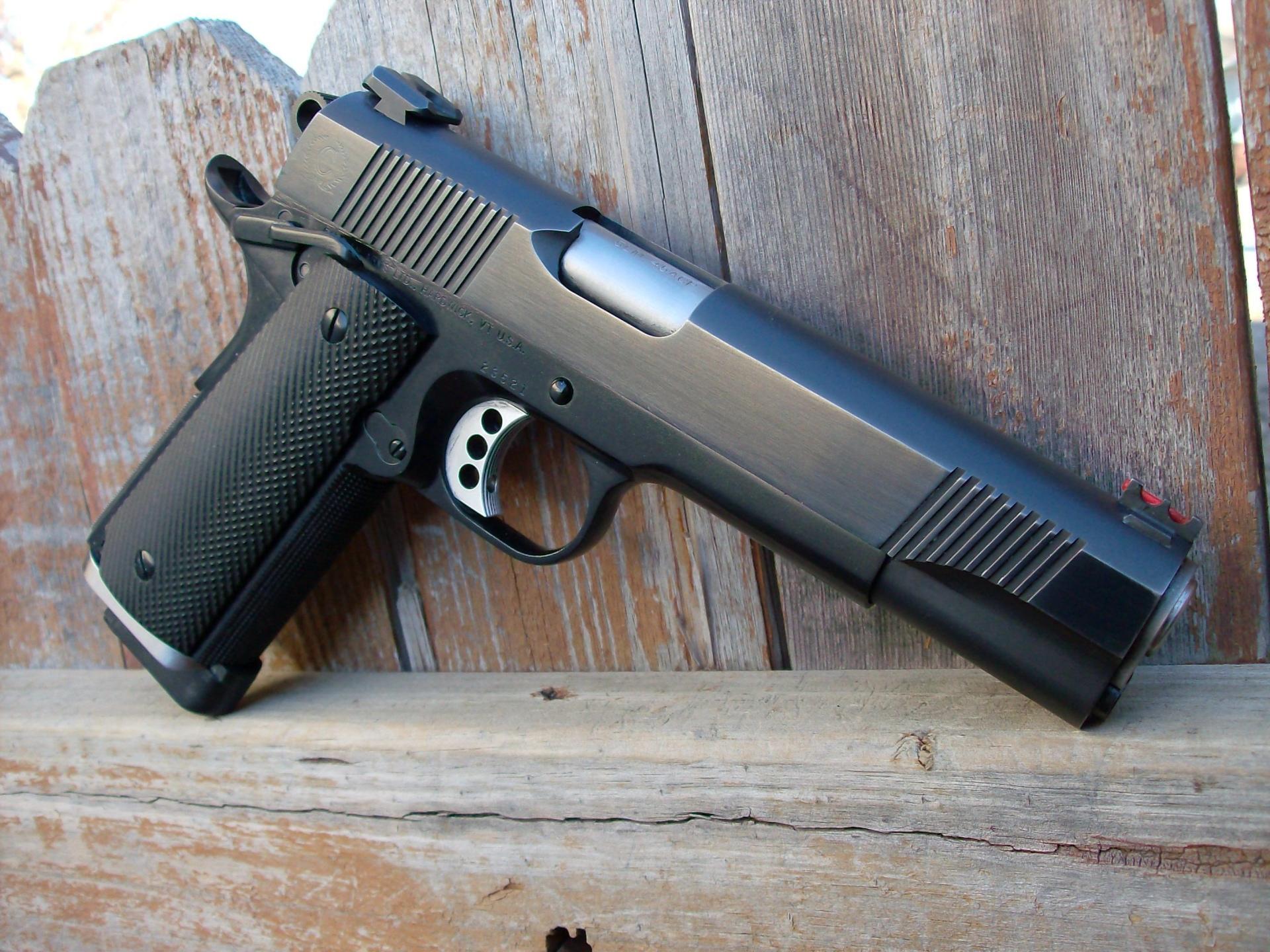 Colt 1911 at 1152 x 864 size wallpapers HD quality