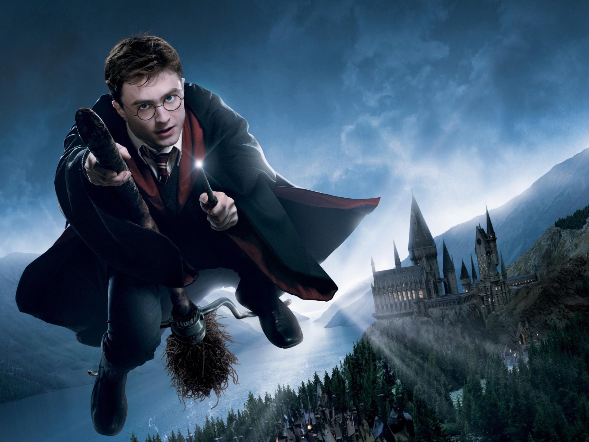 Harry Potter at 1152 x 864 size wallpapers HD quality