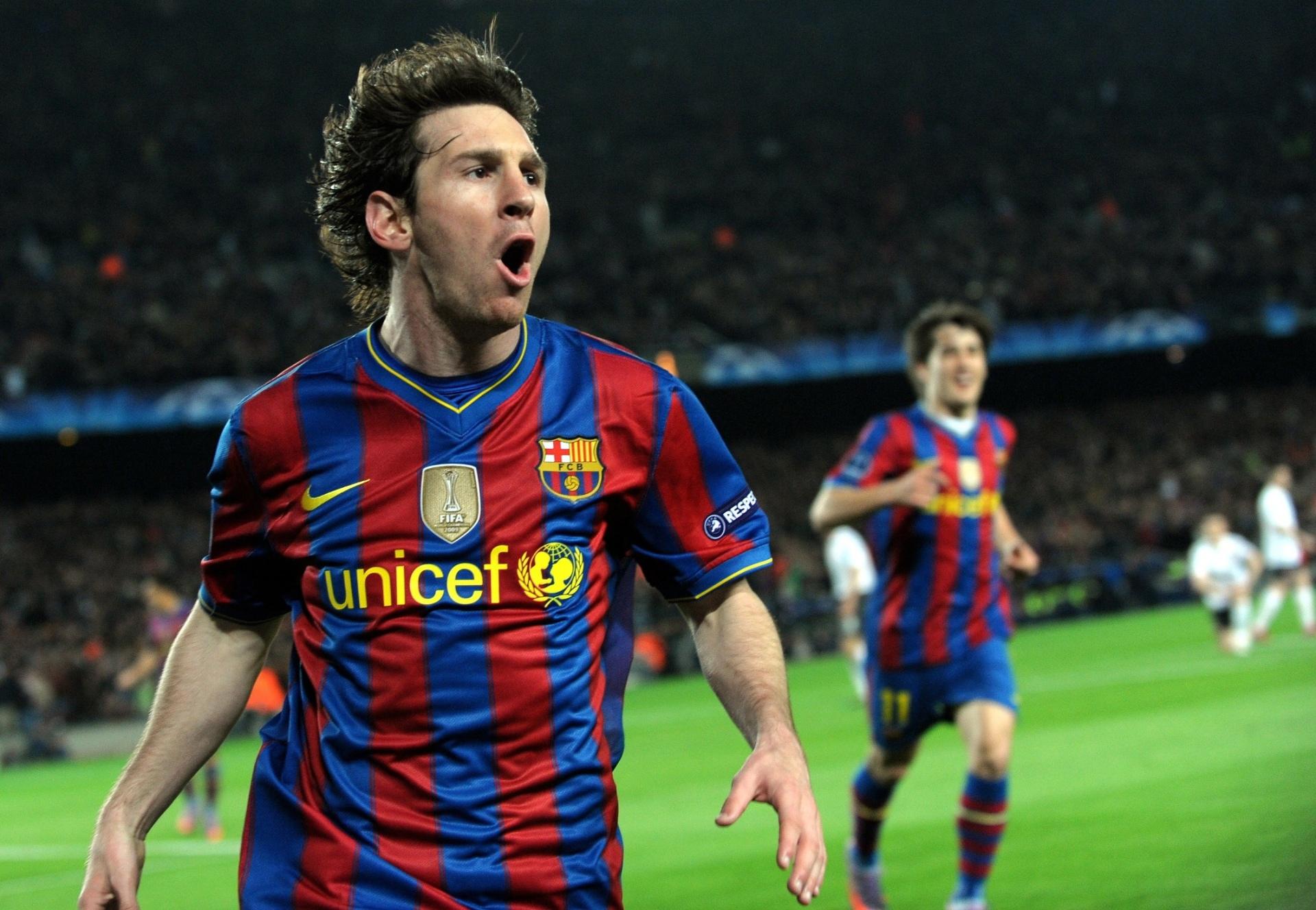 Lionel Messi at 1600 x 1200 size wallpapers HD quality