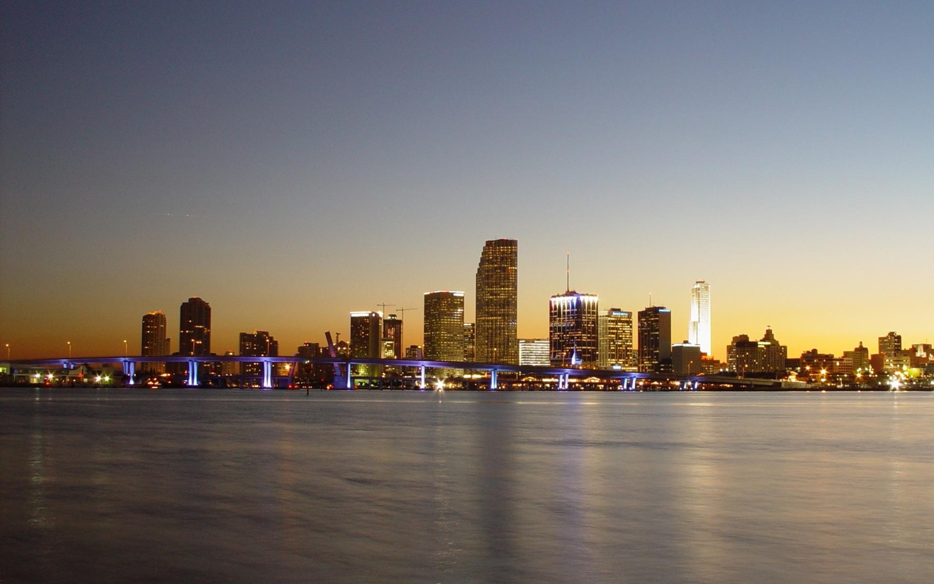 Miami at 640 x 1136 iPhone 5 size wallpapers HD quality
