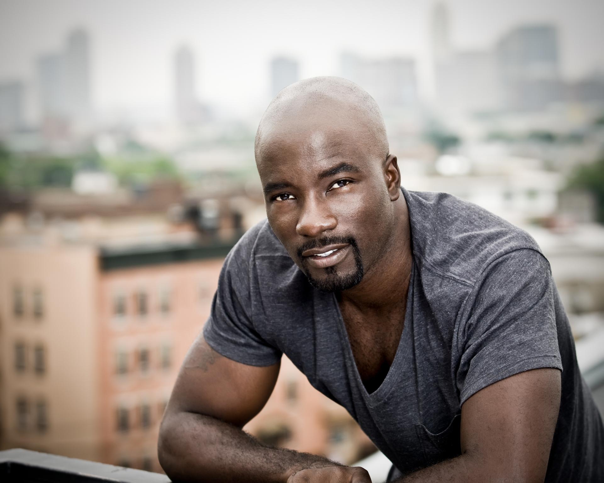 Mike Colter at 1024 x 768 size wallpapers HD quality