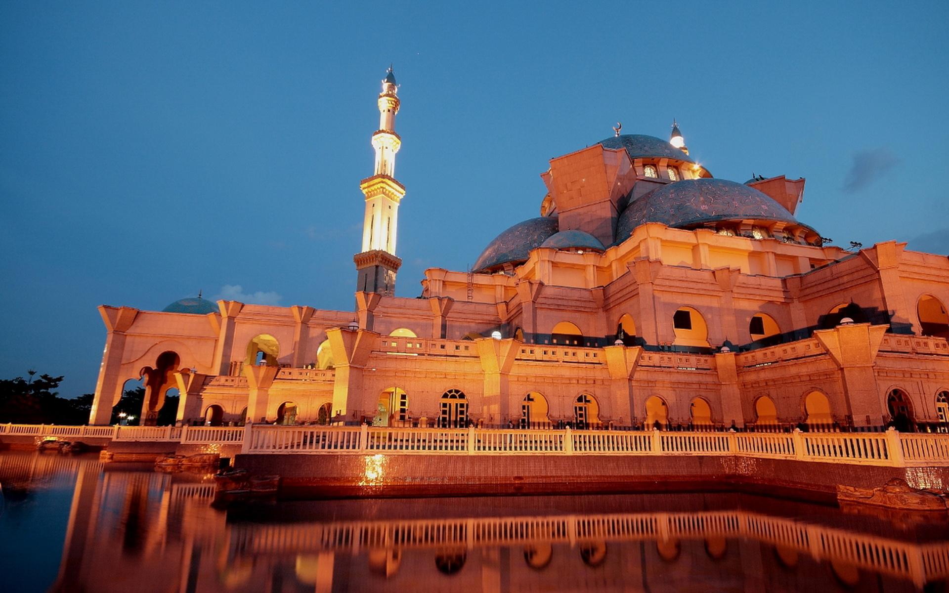 Mosques at 1600 x 1200 size wallpapers HD quality