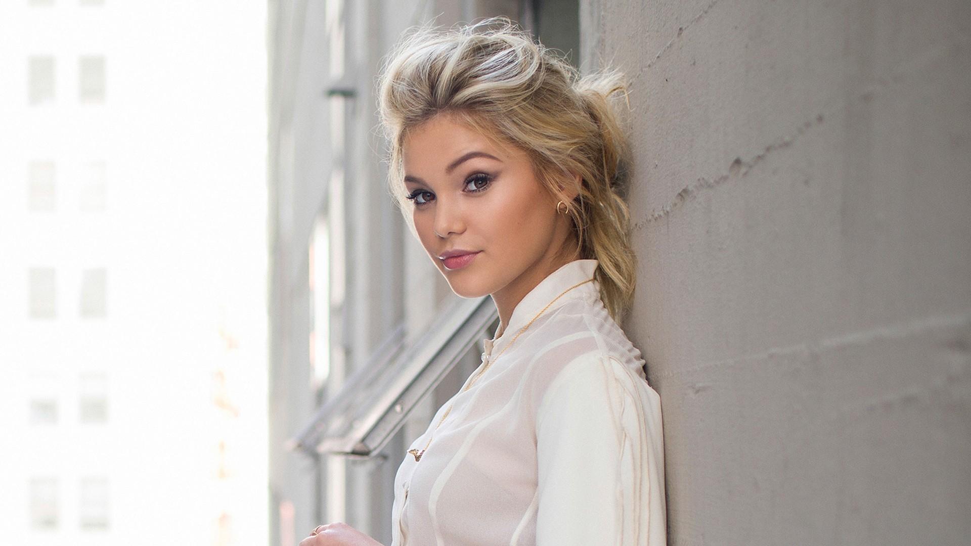 Olivia Holt at 750 x 1334 iPhone 6 size wallpapers HD quality