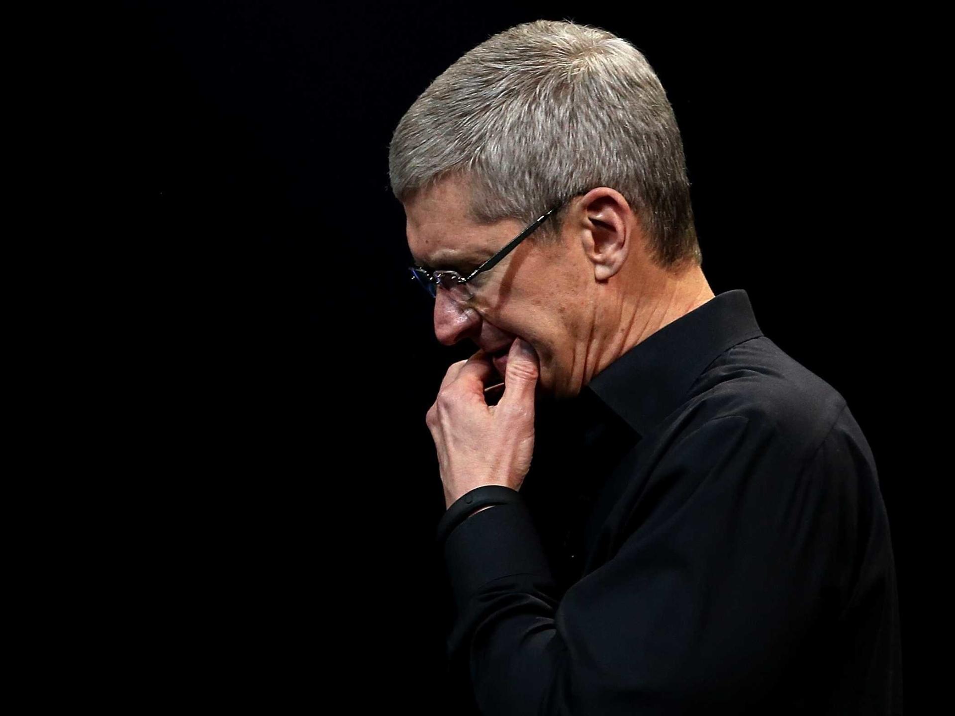 Tim Cook at 320 x 480 iPhone size wallpapers HD quality
