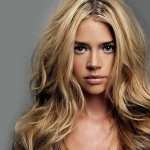 Denise Richards widescreen