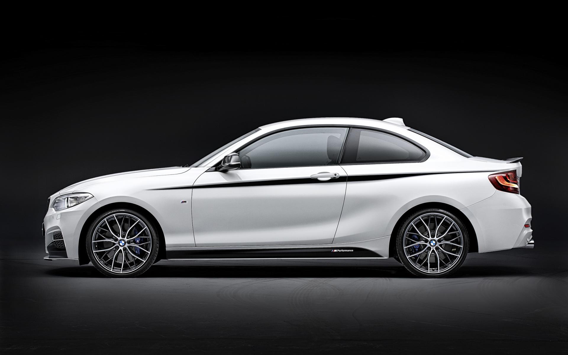 2014 BMW 2 Series Coupe at 2048 x 2048 iPad size wallpapers HD quality