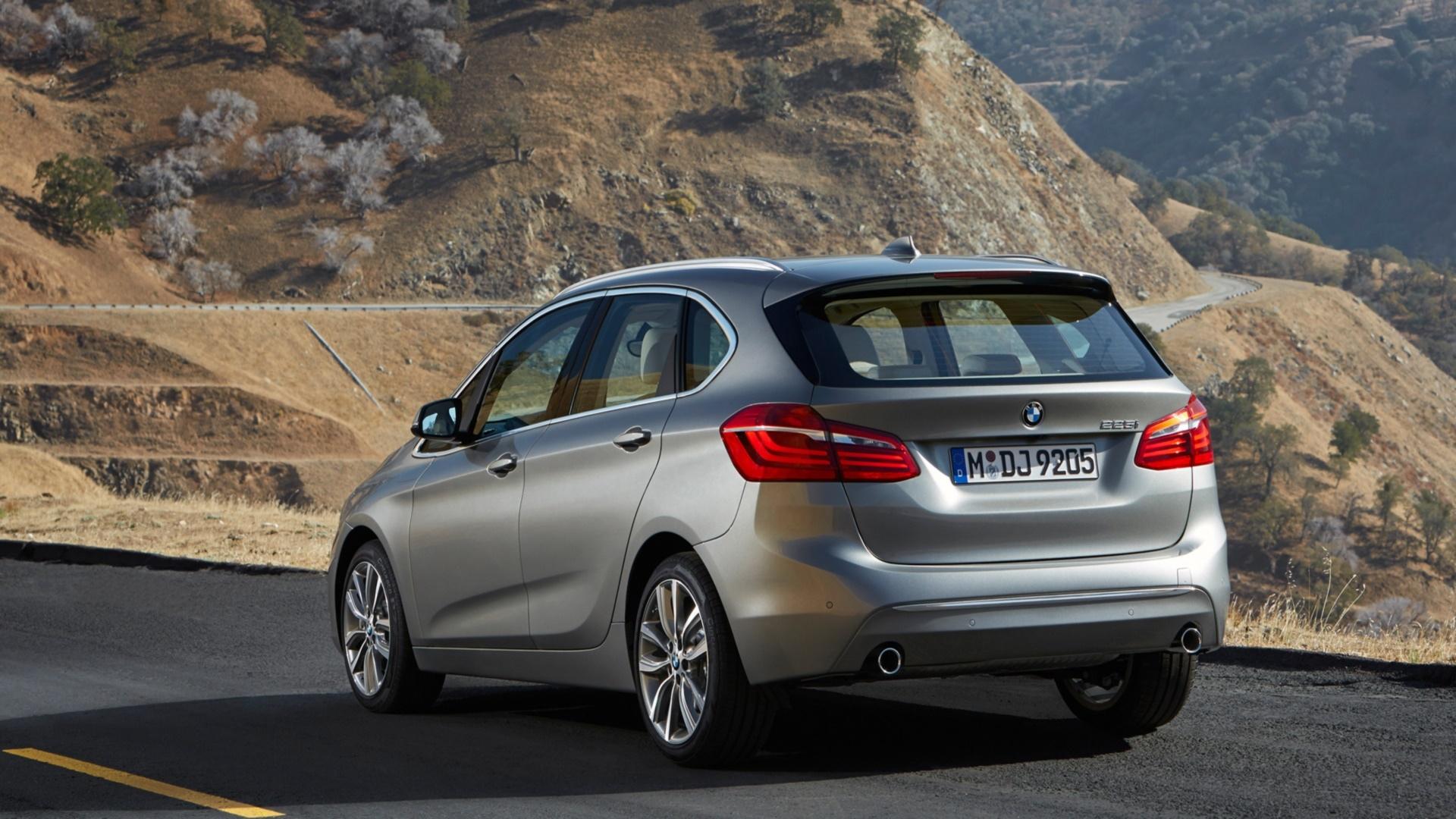 2015 BMW 2-series Active Tourer at 640 x 1136 iPhone 5 size wallpapers HD quality