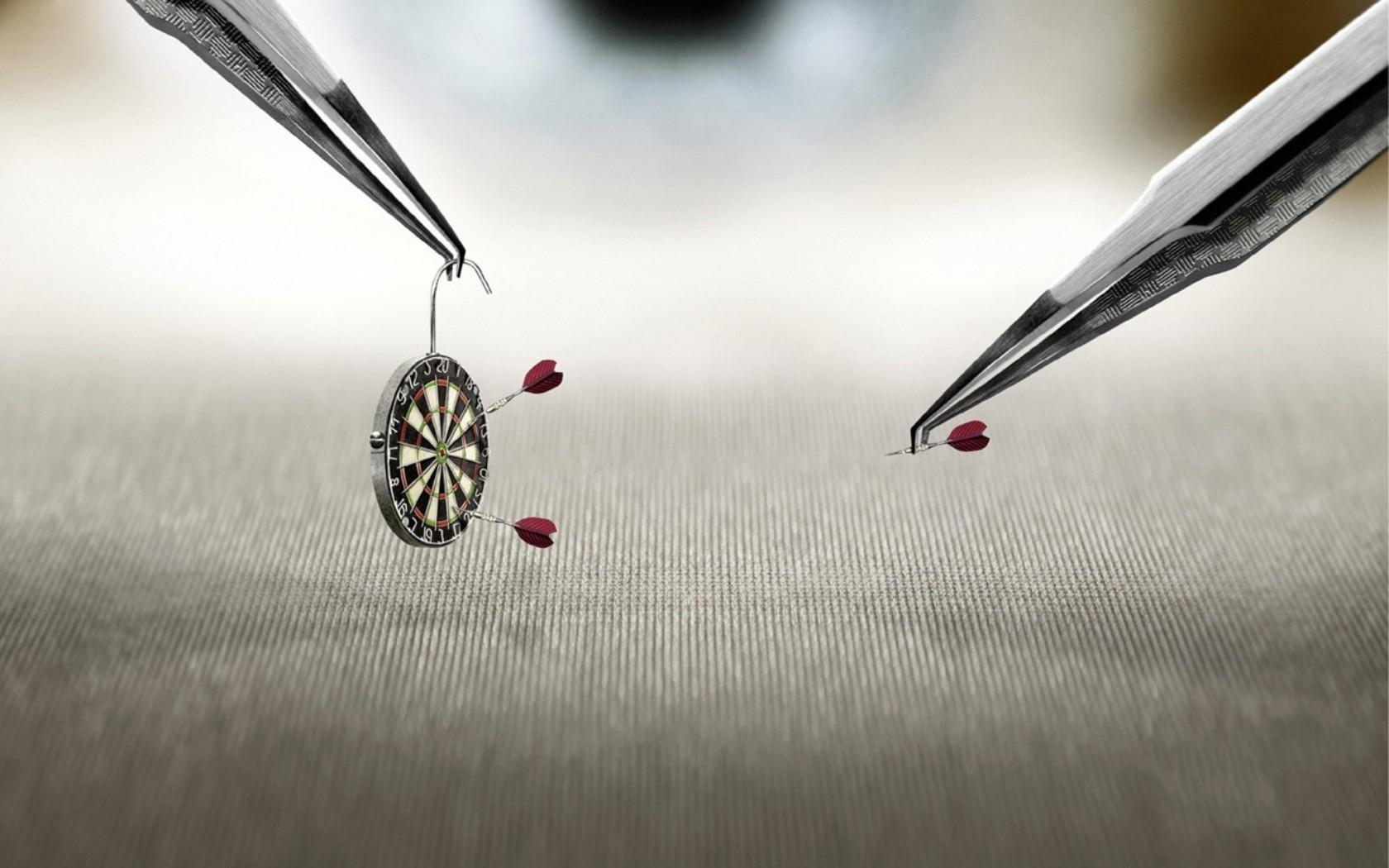 Darts Game at 320 x 480 iPhone size wallpapers HD quality