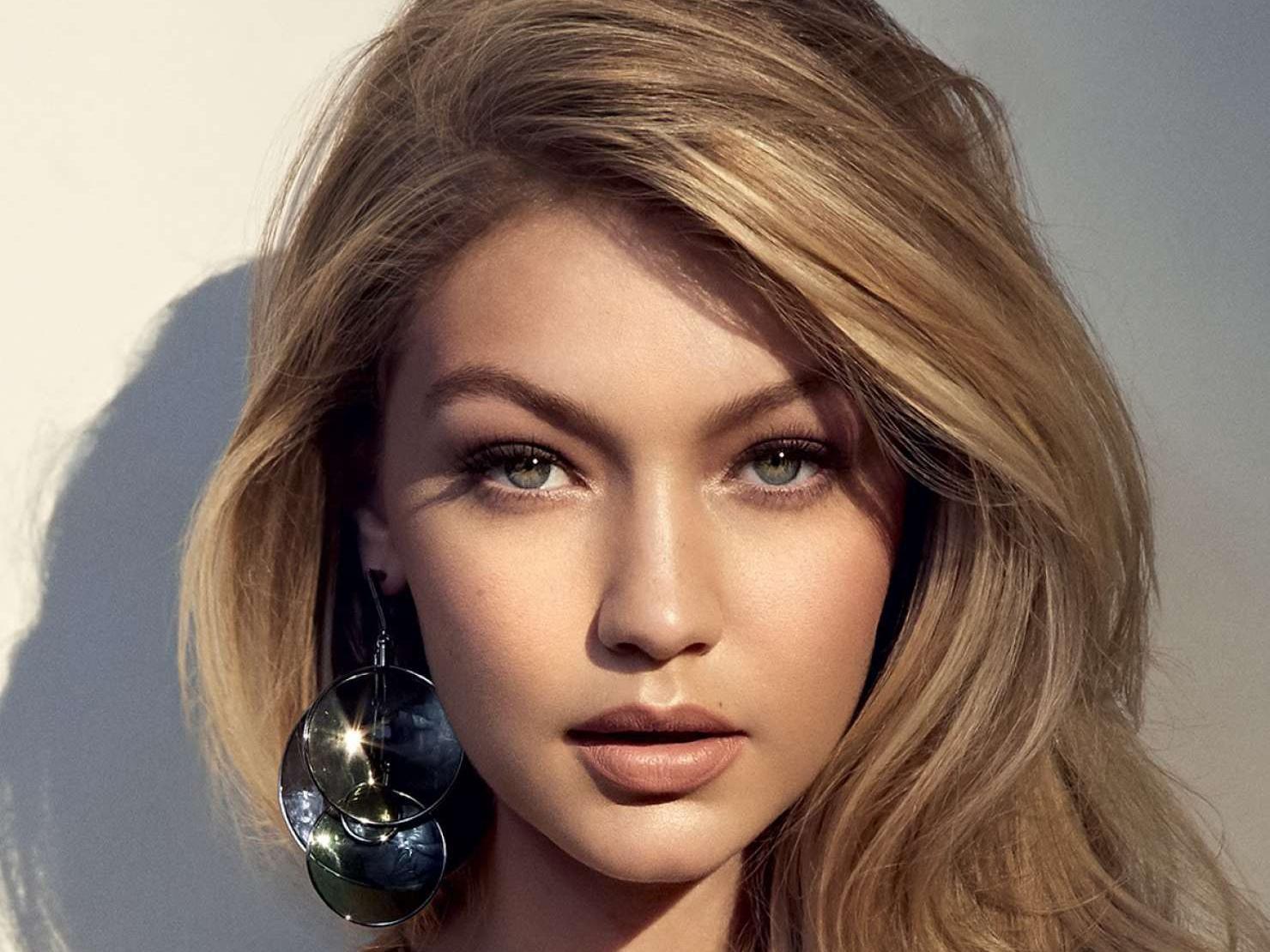 Gigi Hadid at 640 x 960 iPhone 4 size wallpapers HD quality