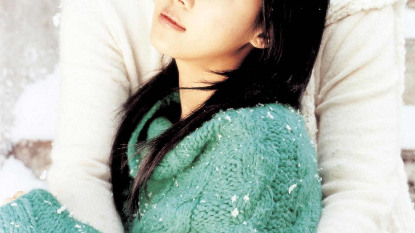 Ha Ji-won at 640 x 960 iPhone 4 size wallpapers HD quality