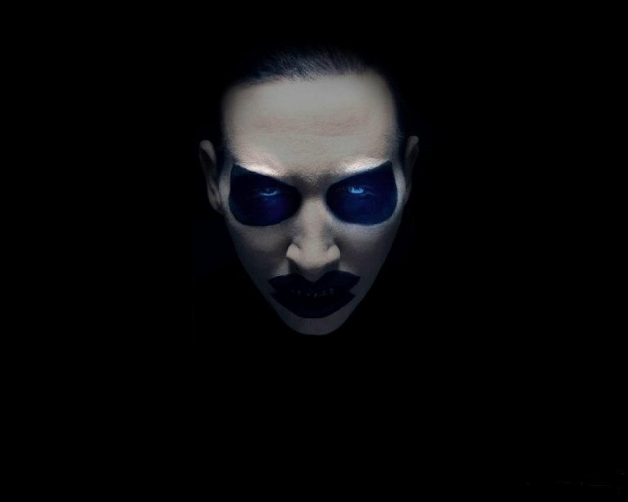 Marilyn Manson at 1024 x 1024 iPad size wallpapers HD quality