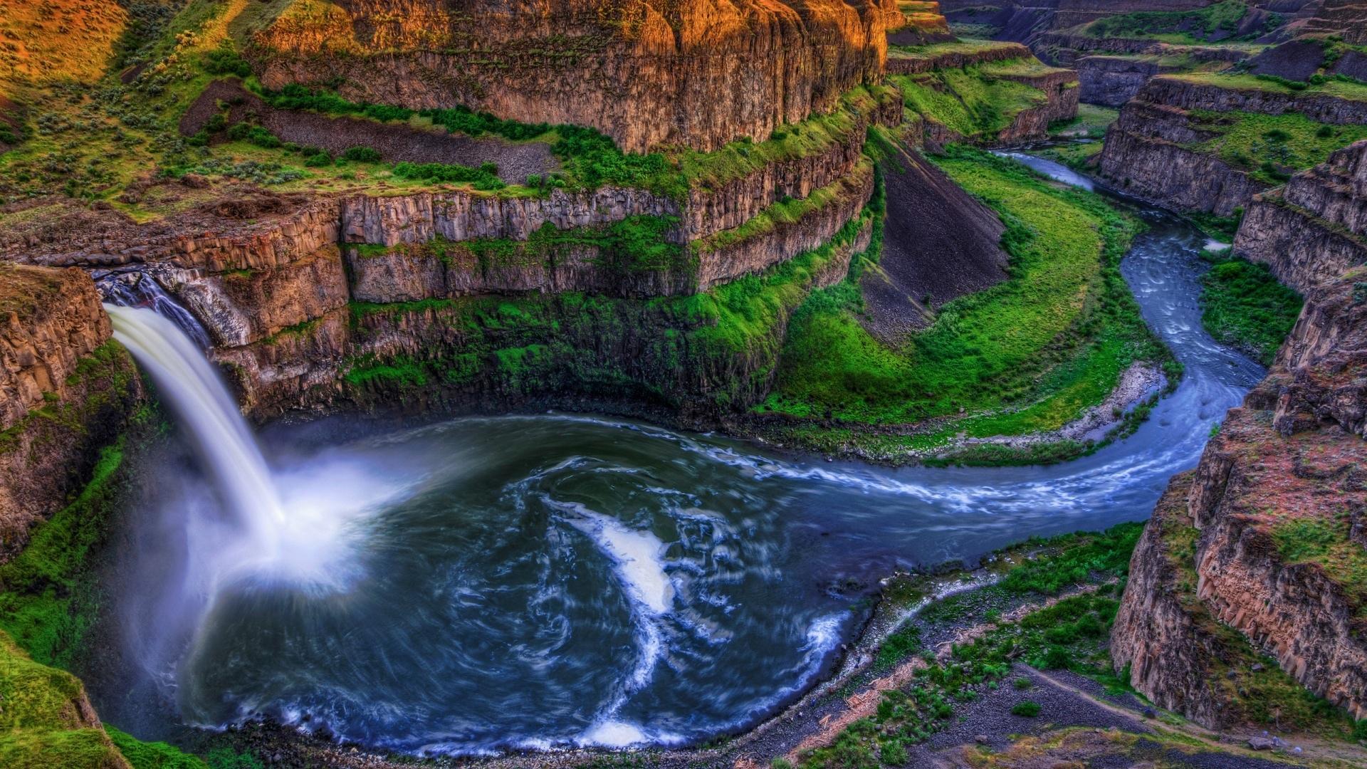 Palouse Falls at 640 x 960 iPhone 4 size wallpapers HD quality