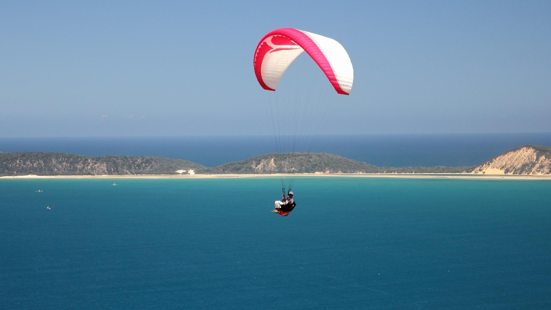 Paragliding at 750 x 1334 iPhone 6 size wallpapers HD quality