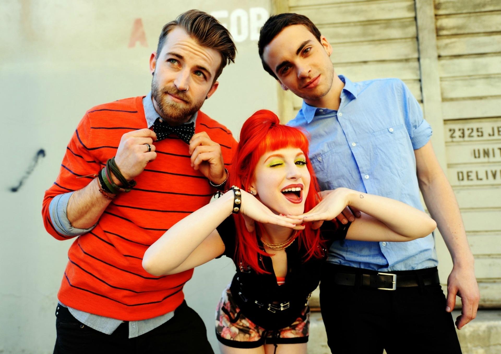 Paramore at 1280 x 960 size wallpapers HD quality