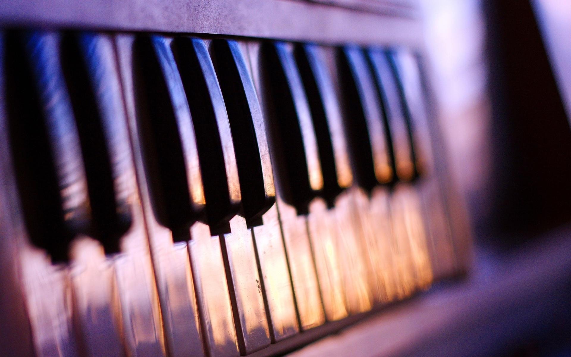 Piano at 640 x 960 iPhone 4 size wallpapers HD quality