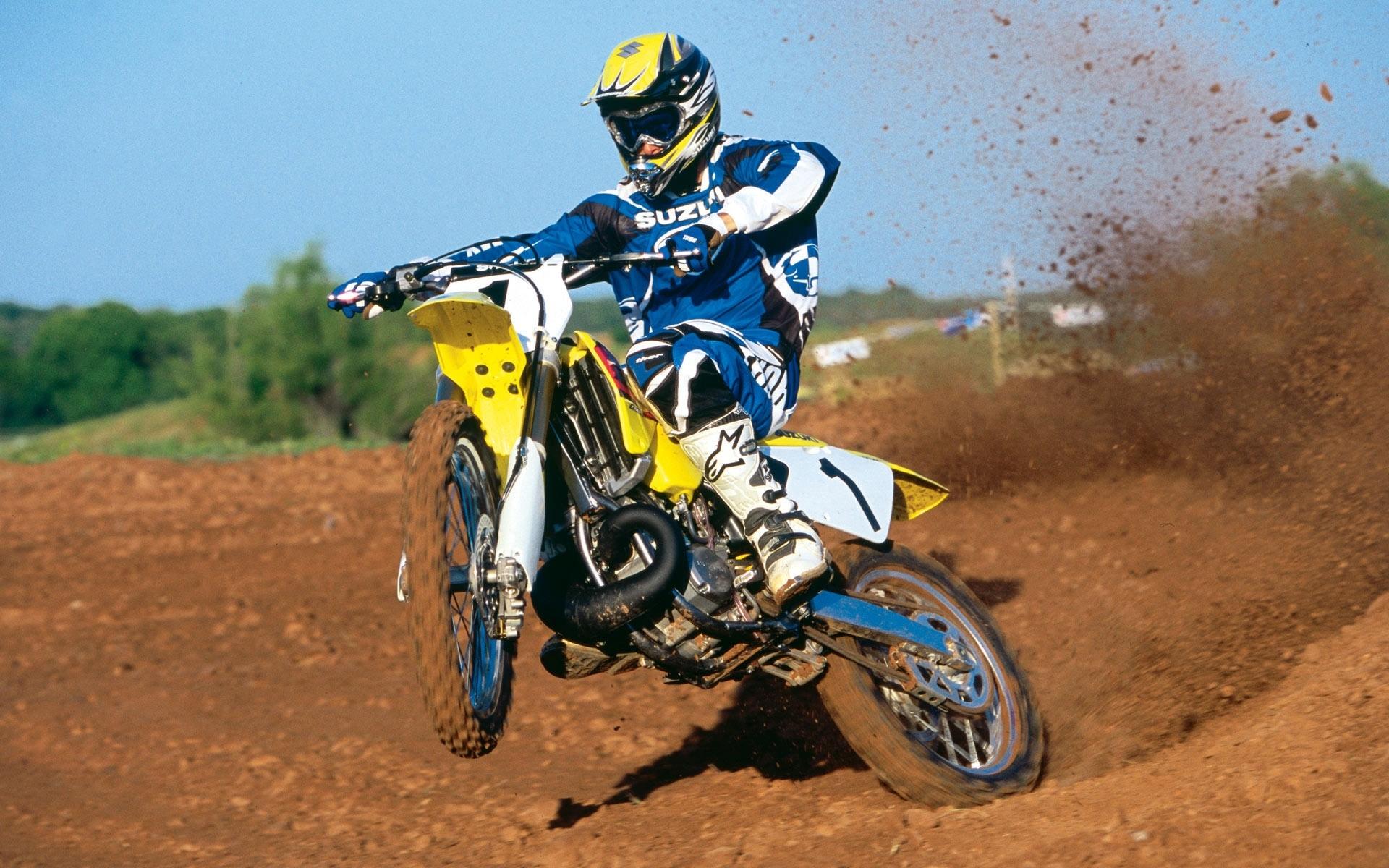 Suzuki at 640 x 960 iPhone 4 size wallpapers HD quality