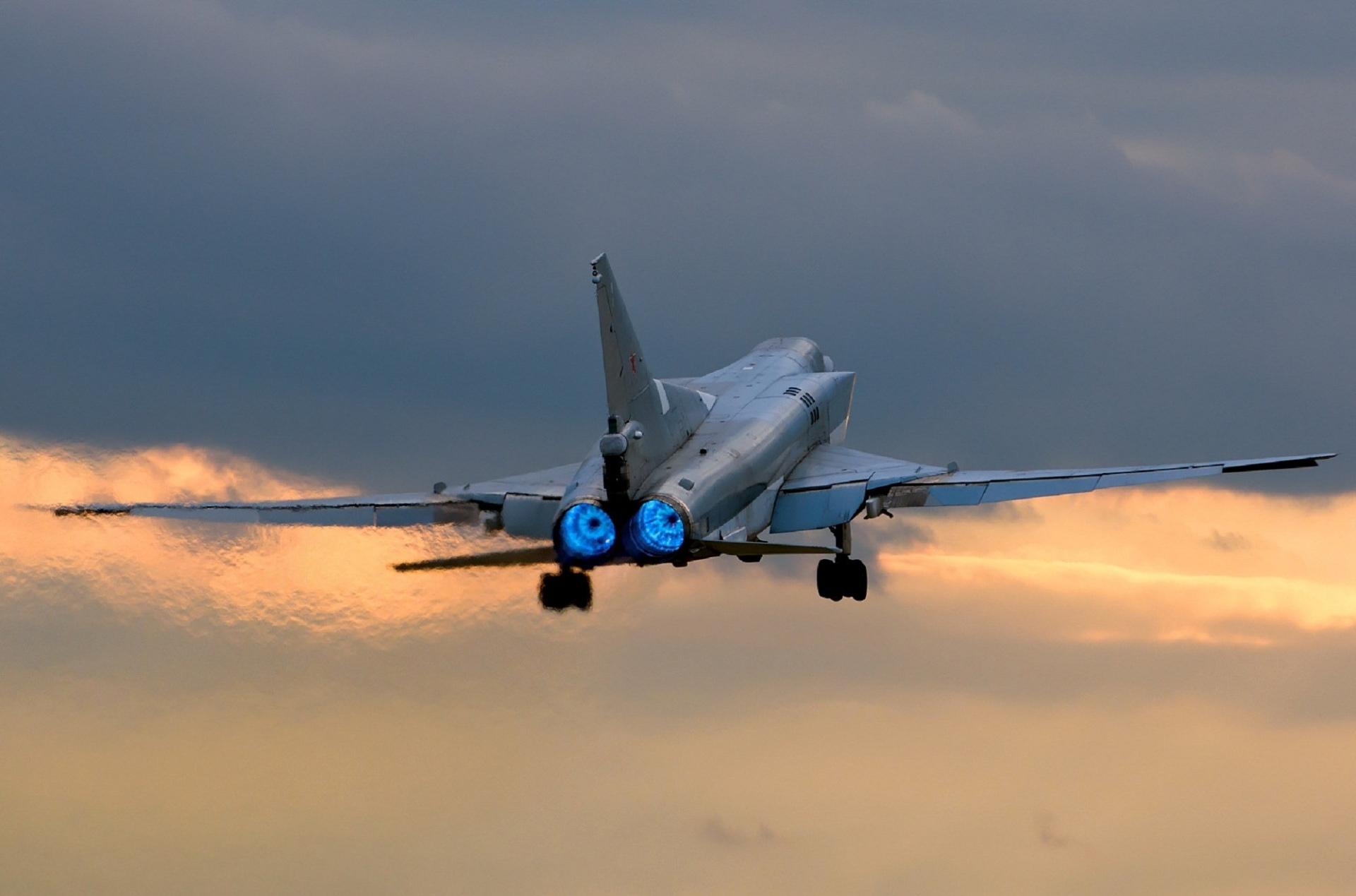 Tupolev Tu-22 at 1152 x 864 size wallpapers HD quality