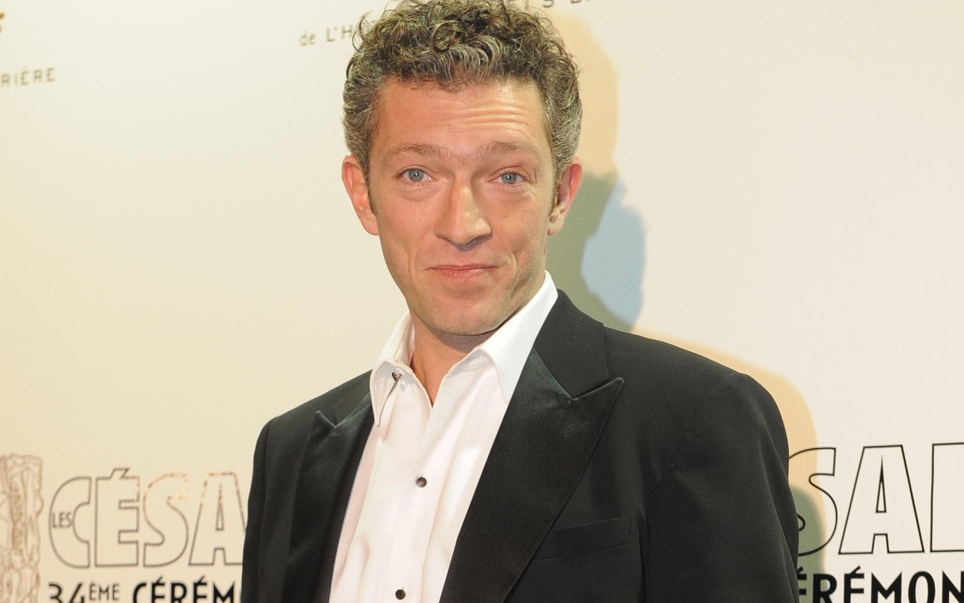 Vincent Cassel at 750 x 1334 iPhone 6 size wallpapers HD quality