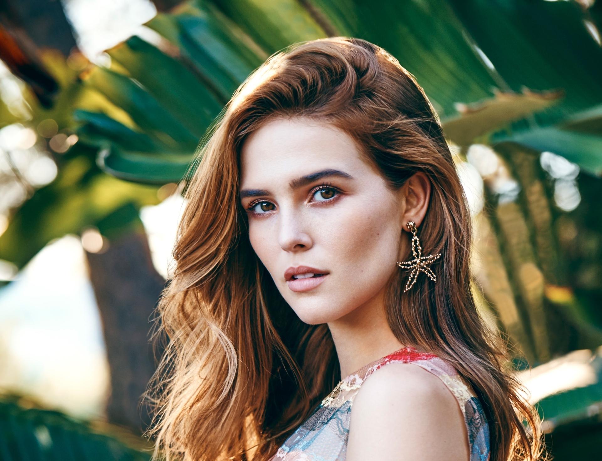 Zoey Deutch at 640 x 1136 iPhone 5 size wallpapers HD quality