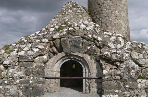 Clonmacnoise Monastery