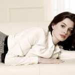 Anne Hathaway download wallpaper