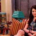 Miranda Cosgrove wallpapers for iphone