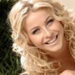 Julianne Hough wallpapers for android