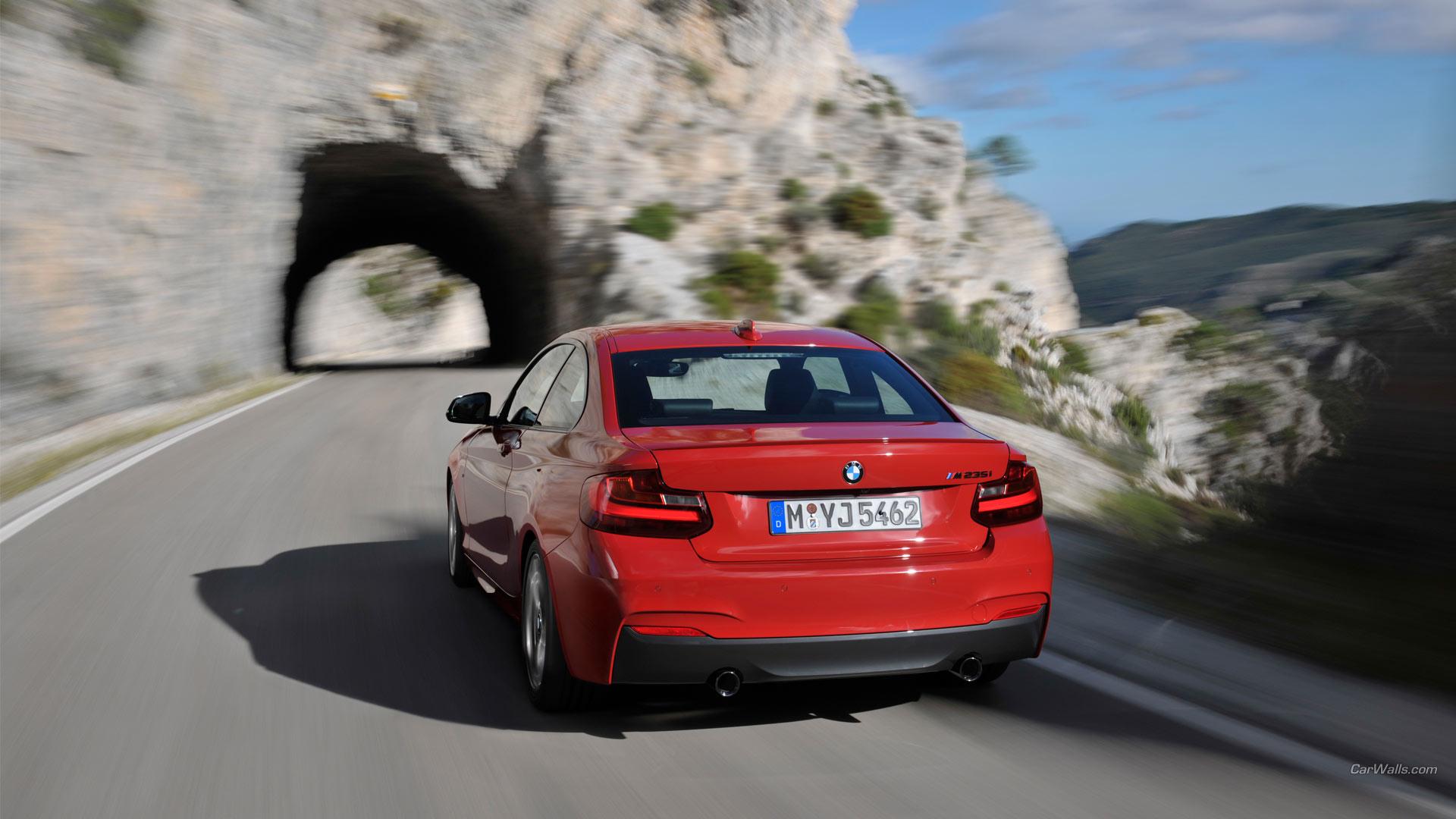 2014 BMW M235i Coupe at 320 x 480 iPhone size wallpapers HD quality