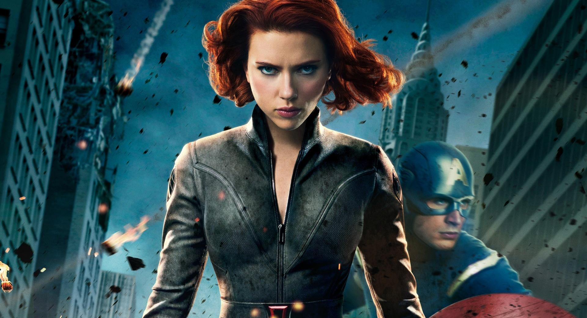 Black Widow In The Avengers at 2048 x 2048 iPad size wallpapers HD quality