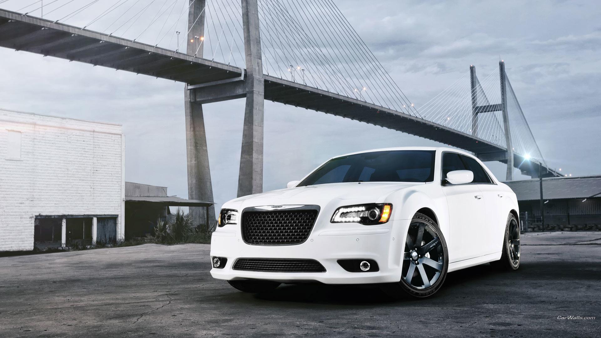 Chrysler 300 SRT8 at 320 x 480 iPhone size wallpapers HD quality
