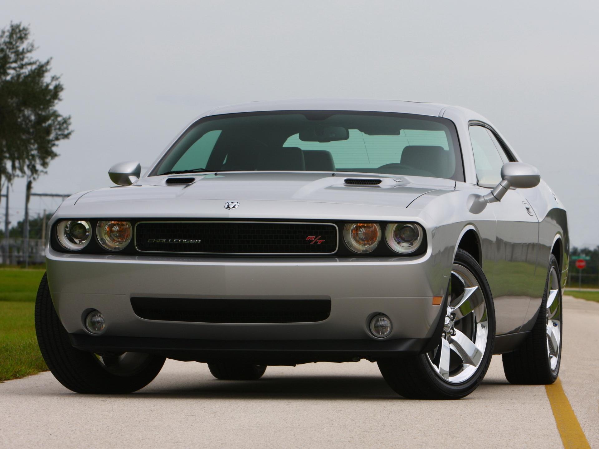 Dodge Challenger RT at 640 x 1136 iPhone 5 size wallpapers HD quality