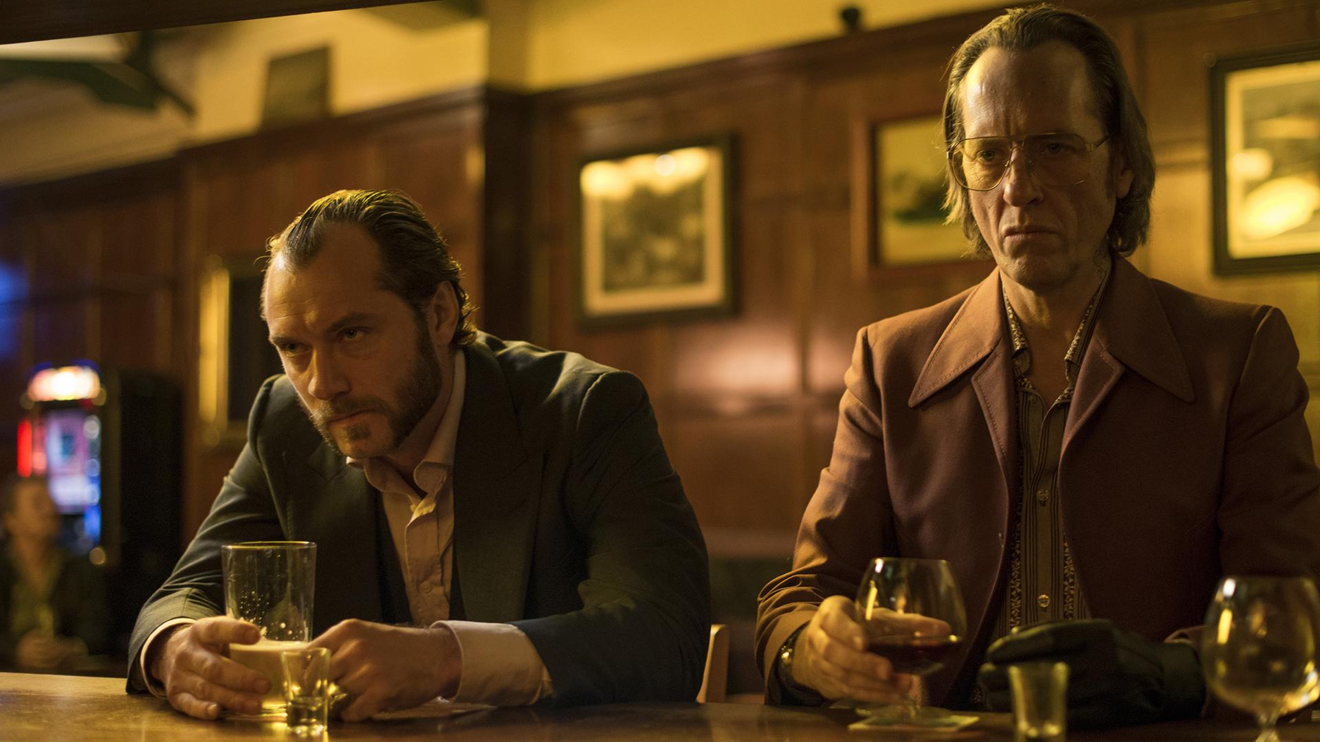 Dom Hemingway at 1024 x 1024 iPad size wallpapers HD quality