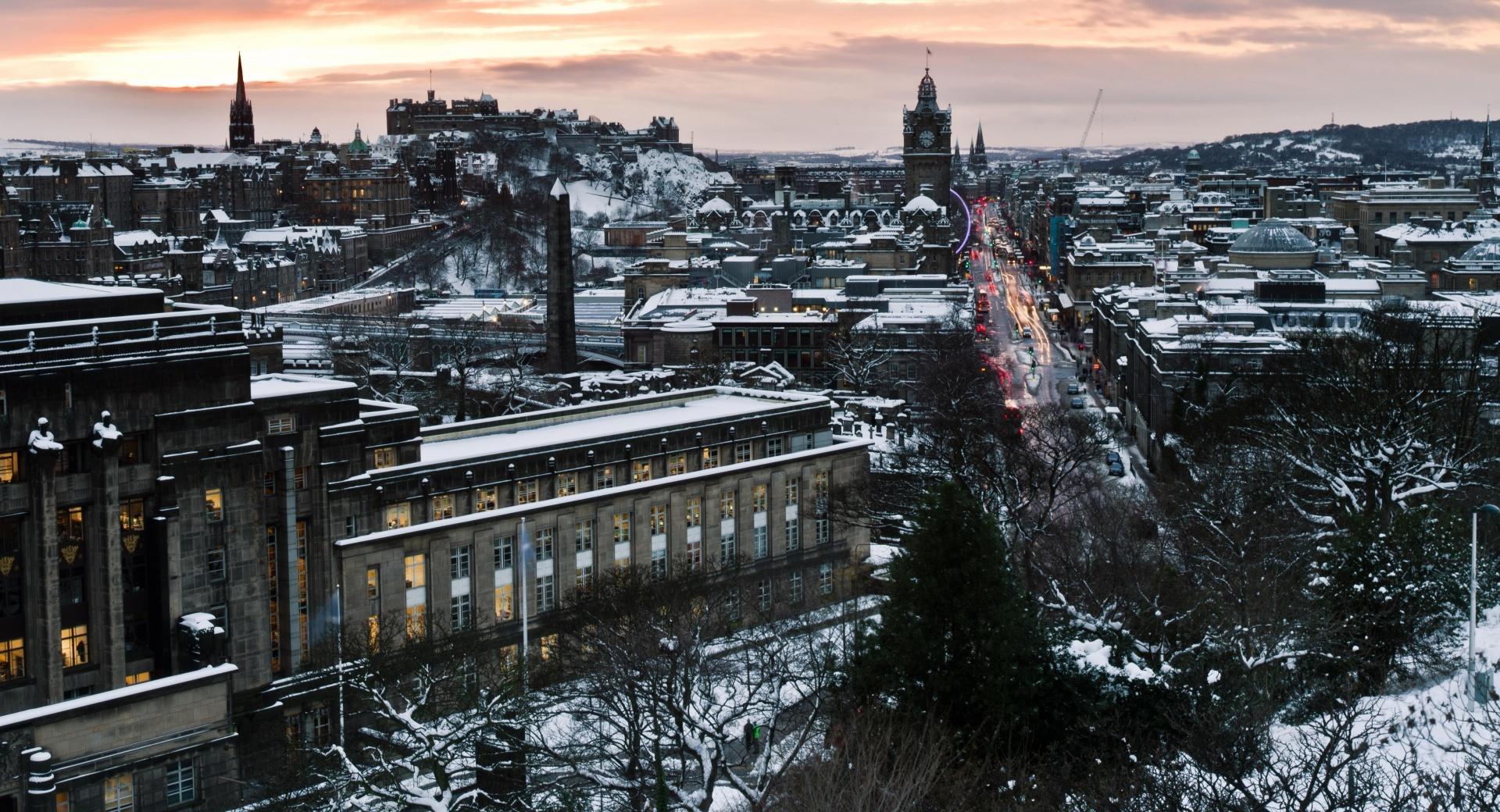 Evening In Edinburgh at 640 x 1136 iPhone 5 size wallpapers HD quality