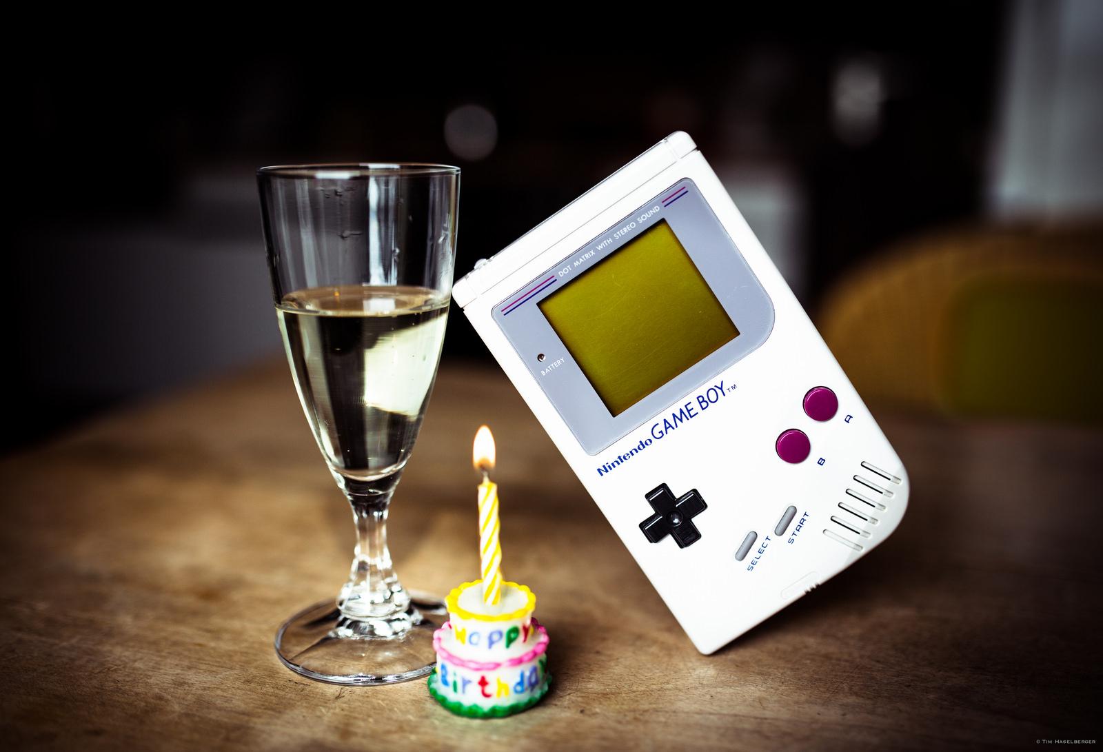 Game Boy at 1024 x 768 size wallpapers HD quality
