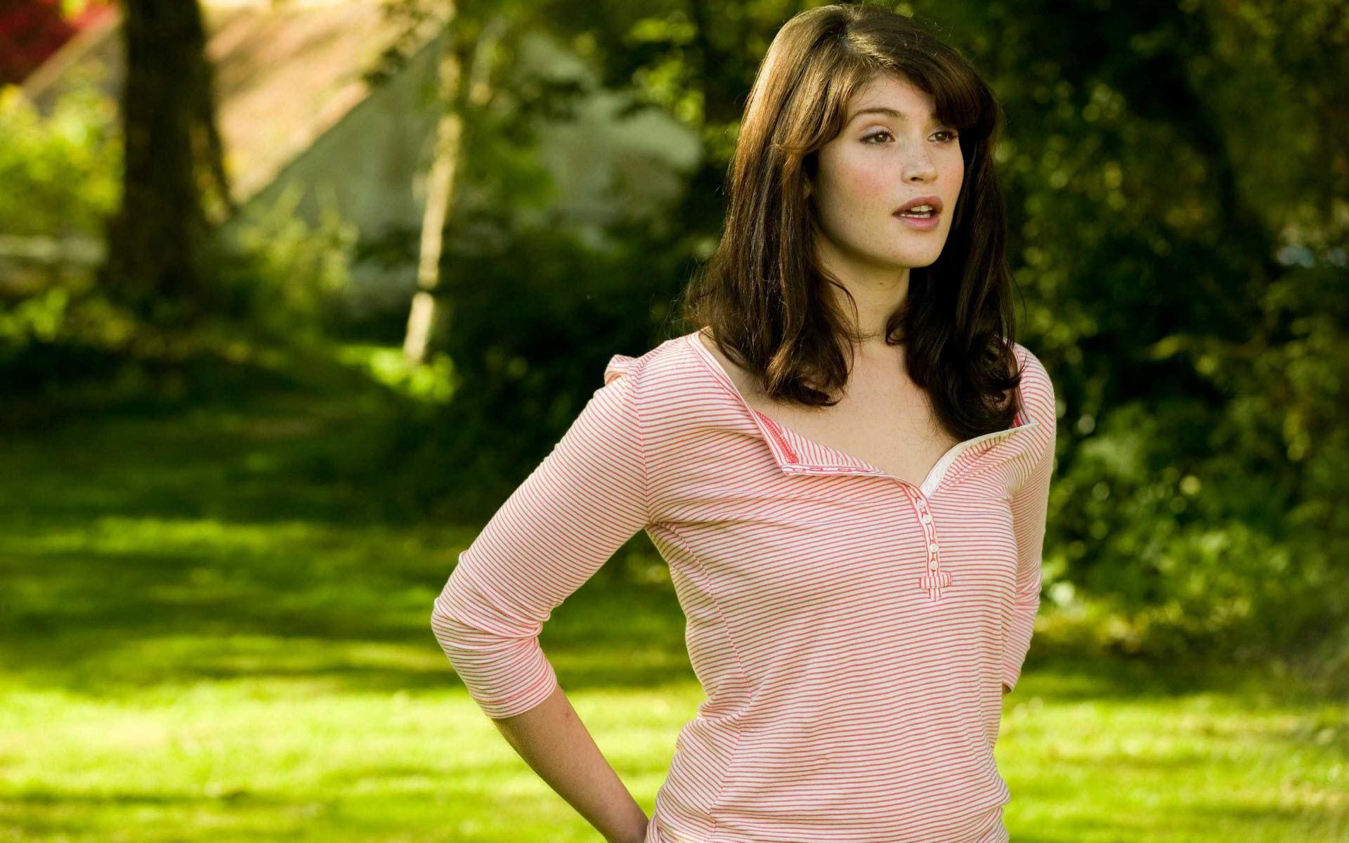 Gemma Arterton at 1280 x 960 size wallpapers HD quality