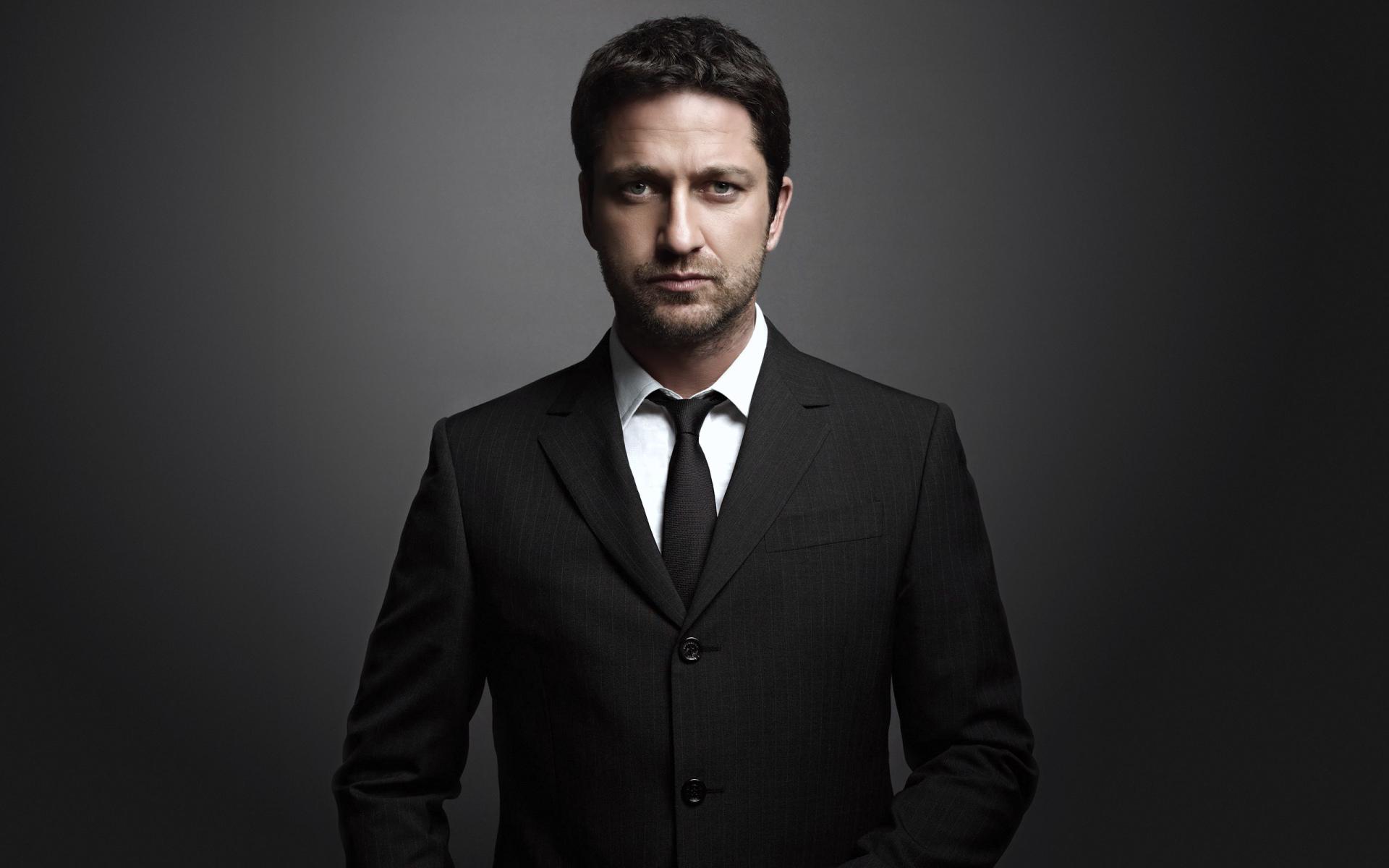 Gerard Butler at 750 x 1334 iPhone 6 size wallpapers HD quality