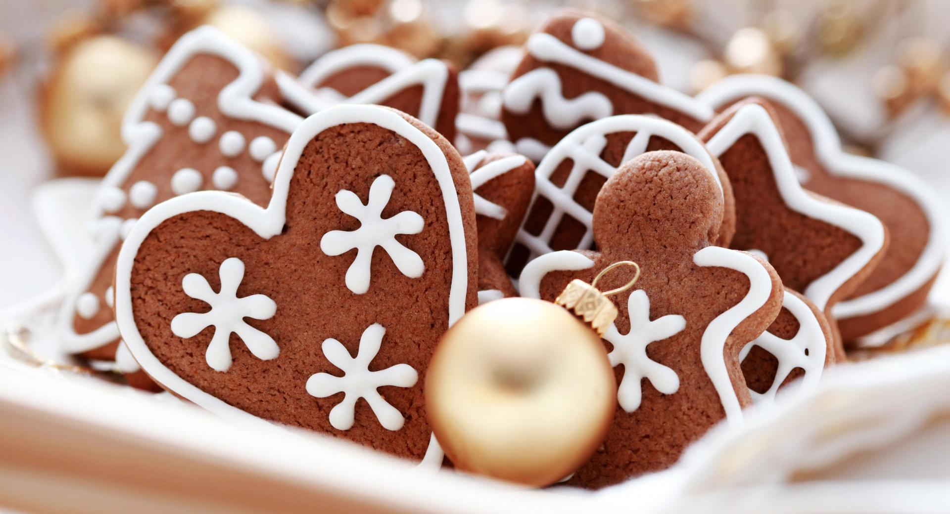 Gingerbread Hearts at 640 x 1136 iPhone 5 size wallpapers HD quality