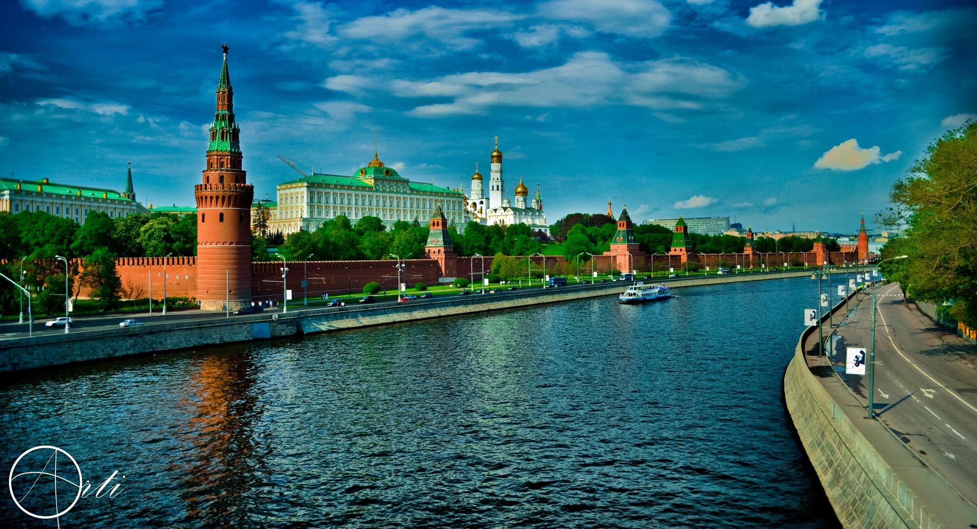 Kremlin Moscow at 640 x 1136 iPhone 5 size wallpapers HD quality