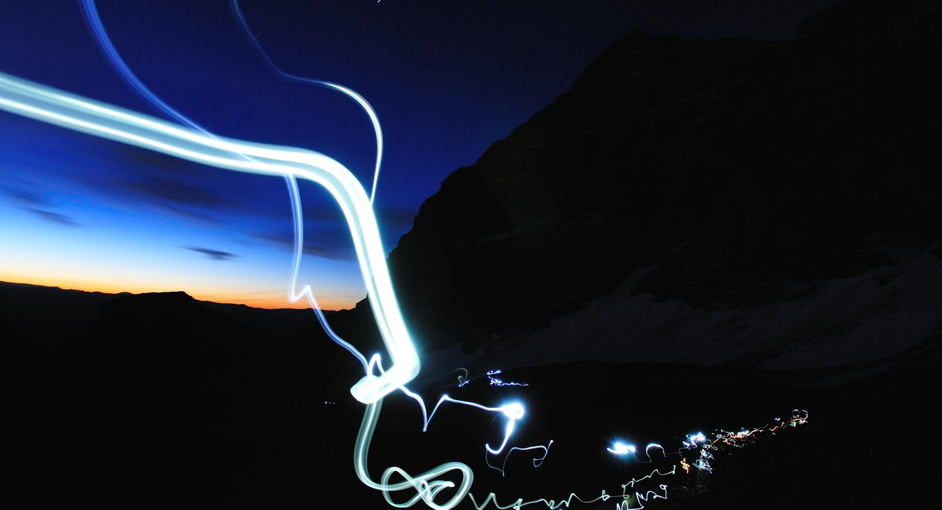 Light Trails at 640 x 960 iPhone 4 size wallpapers HD quality